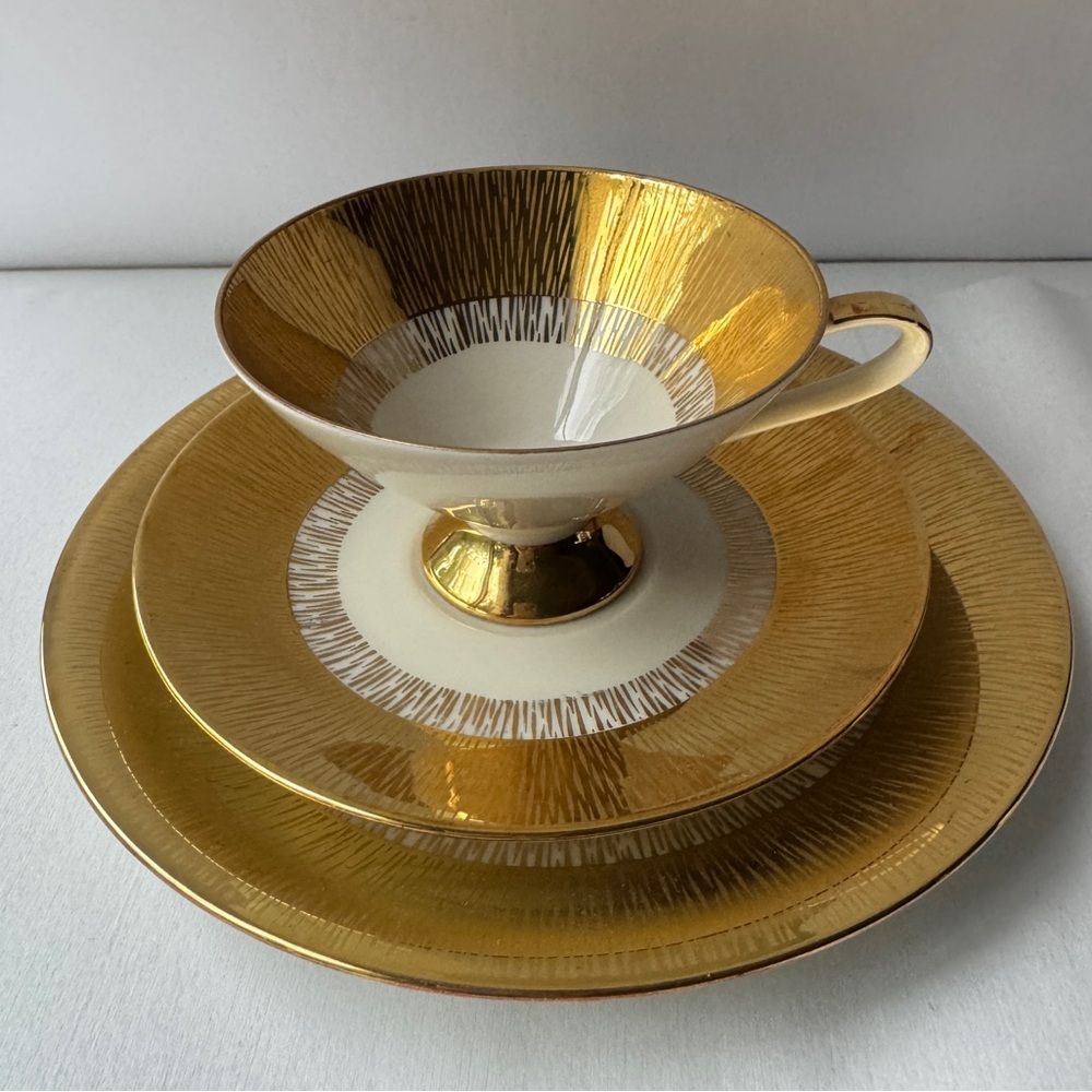 Vintage Gold Trim Bavaria Elfenbein Porzellan 3 Piece Set Cup Saucer Plate